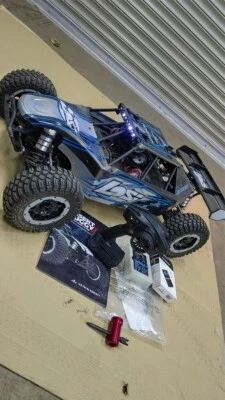 Losi 1/5 Desert Buggy XL-E RTR 4WD Electric Buggy - Image 1 of 4