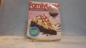 Family Circle Hometown Favorites Cookbook, 2008 - Picture 1 of 2