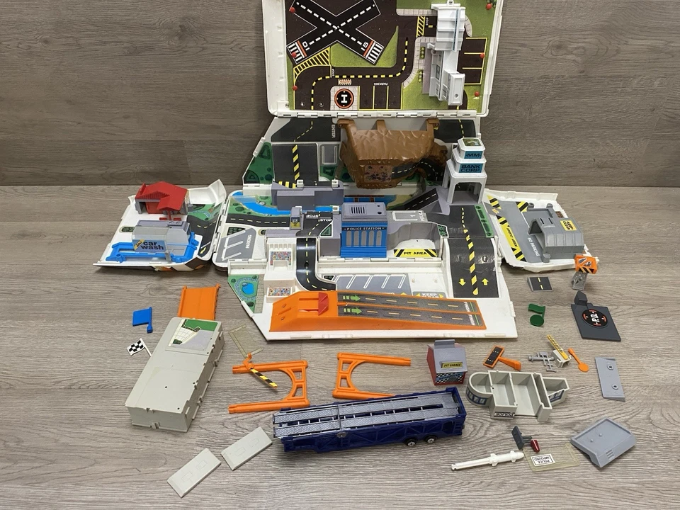 Micro Machines Super Van City Camper RV Fold Out Playset Vintage 1991 Galoob - Image 1 of 4