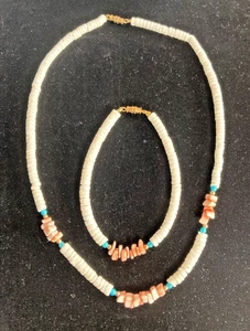 Puka Muschel & rosa Koralle Halsband Halskette & Armband Set mit Fassverschluss - Bild 1 von 6