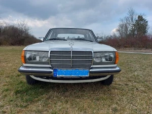Mercedes W123 280E, BJ 02/78 , 150000KM, KEIN Rost - Bild 1 von 24