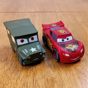 Disney Store Lightning McQueen & Sarge Militärfahrzeuge Hartplastik - Bild 1 von 1