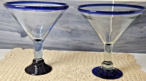 Paar riesige 8" mundgeblasene mexikanische Glas blauer Rand & Fuß Martini Gläser - Bild 1 von 6