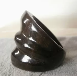 Ring Mens Unisex Vintage Polished Wood Blk Lrg Abstract Ethnic Goth/Rock Sz W/X - Picture 1 of 10