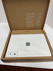 Microsoft Surface Laptop SE 11.6" HD Celeron N4020 4GB 64GB UHD Graphics SE - Afbeelding 1 van 8