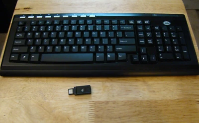 Gear Head KB5200W 2.4GHz Wireless Keyboard Only with Usb receiver and 2 AAA batt - Image 1 of 4