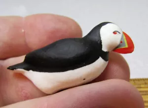Alaska Harzmagnet, niedlicher arktischer Papageientauchervogel, 1,75 x 0,75 Zoll, cooles Souvenir - Bild 1 von 3