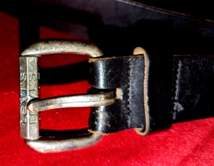 LEVI'S Herren Amerikanischer LEDER Gürtel 81 cm Schwarz Schnalle Gebrauchsspuren - Bild 1 von 22