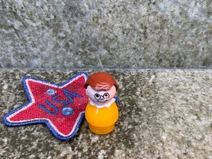 Rarität Vintage Fisher-Price Little People School #2550 exklusives orangefarbenes Mädchen mit Brille - Bild 1 von 5
