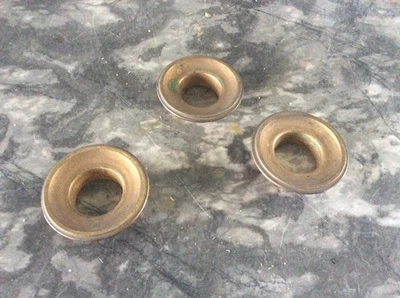 3  Anciennes Coupelles Bobèches de Bougeoir en Laiton - Photo 1/2