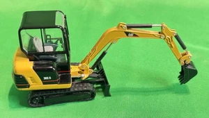 Norscot Cat Caterpillar 1:32 302.5 Mini-Hydraulic Excavator - Picture 1 of 10