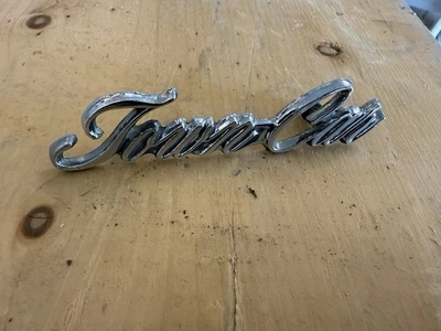 1977 1978 1979 Lincoln Continental Town Car RH Front Fender Emblem Molding Trim - Image 1 of 3