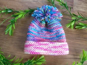 HAND KNITTED NEWBORN BABY BEANIE - Picture 1 of 2