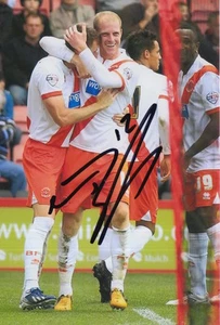 BLACKPOOL HAND SIGNED NEAL BISHOP 6X4 PHOTO. - Picture 1 of 1