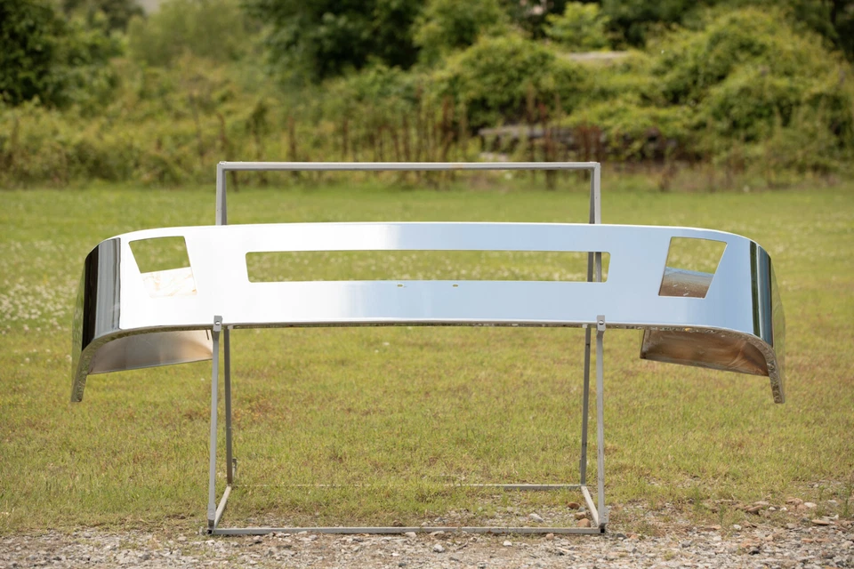 Chome de parachoques Volvo VNL con recortes de luces antiniebla y soportes hecho en EE. UU. 2012-2017 Foto 1 de 4