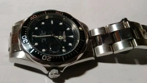 mens georgous invicta divers wrist watch with date window - Picture 1 of 6