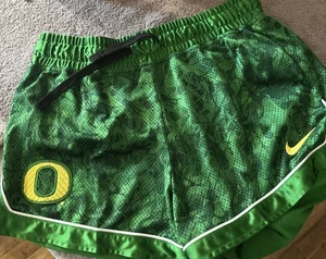 NIKE OREGON DUCKS Large Green/Yellow Logo Women Retro Training Shorts - Picture 1 of 9