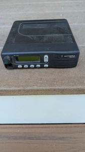 Radio bidireccional Motorola # MCS 2000 # M01MX+713W - Imagen 1 de 7