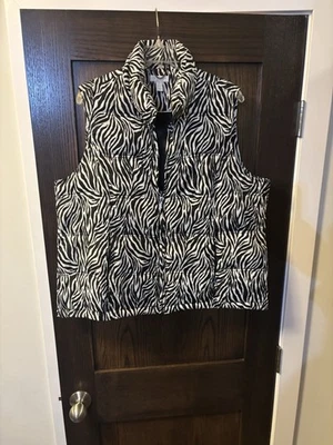 Women's Charter Club Puffer Vest Zebra Striped Animal Print Black White Size 1X - Image 1 of 3