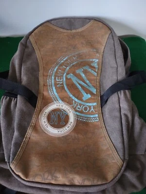 Mochila Robin Ruth, Nueva York, correas acolchadas, 16 x 12 prox., #5898 Foto 1 de 4
