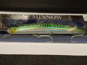 1 Daiwa SP Minnow GREEN MACKEREL DSPM15F24 1 1/9oz. Floating  FREE SHIP - Picture 1 of 2
