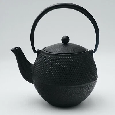 Pote de chá Bodum Assam 1L (34oz) ferro fundido com infusor e tampa de aço inoxidável - Imagem 1 de 4