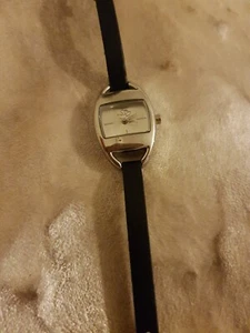  damenuhr silberfarben 7,5" ca. Echtlederarmband. Toller Zustand! - Bild 1 von 10