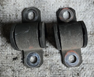 Juego de soportes de barra estabilizadora trasera 90-97 Mazda Miata OEM Foto 1 de 3