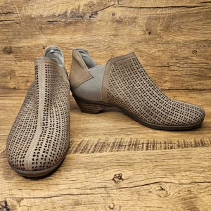 Abeo Nevis Tan Perforated Leather stretch Ankle Bootie boot size 7.5 Womens  - Picture 1 of 11