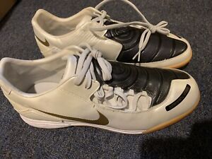 nike total 90 indoor shoes