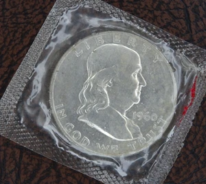1960-D Franklin Half Dollar US Mint Original Cello 90% Silver Uncirculated Coin - Picture 1 of 2