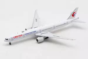 Aviación China Eastern Airlines para Boeing B777-300ER B-2001 AV4085 modelo 1:400 - Imagen 1 de 12