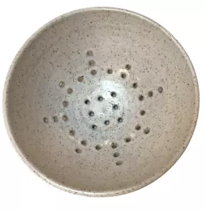 NEW D. BECHLER USA Speckled White Ceramic Stoneware Colander Berry Bowl Strainer - Picture 1 of 6