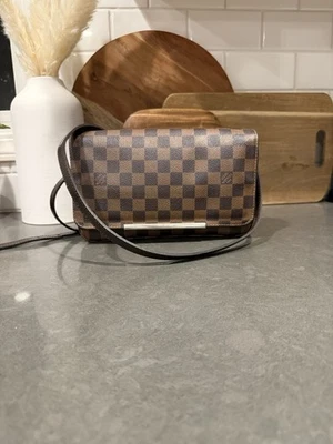 Louis Vuitton Hoxton PM Damier Crossbody Shoulder Bag Removable strap - Image 1 of 4