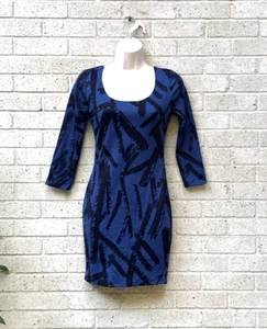 One Clothing sexy blaues Kleid Träger Rücken Damen kleines abstraktes Design - Bild 1 von 14