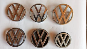  VW Emblem 2x 861853606A 1x321853601 1x867853605A 1x867853605 WWO 1x357853801 - Bild 1 von 14