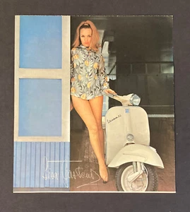 Vintage foto stampa anni '60 VESPA PIAGGIO con modella Lisa Gastoni - Bild 1 von 2