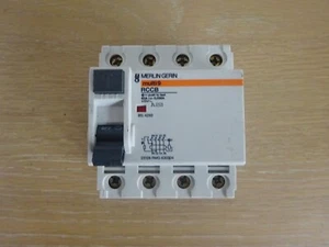 Merlin Gerin multi 9 63A 4 pole RCCB 630304 30mA - Picture 1 of 5