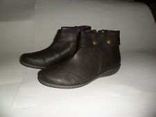 SOFT STYLE BOOTS, SIZE 7N, (ID#1176-A)