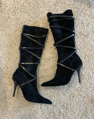 Botas altas negras de cuero y gamuza 40/10 para mujer con tacón alto de aguja Foto 1 de 4