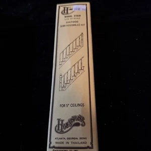 NOS Dollhouse HALF SCALE Stairs Stairway Kit Houseworks with Stair Treads 1:24 - Bild 1 von 1