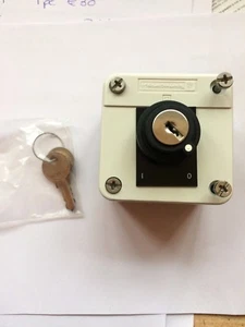 1 NO IP65 estación selectora de teclas de parada/inicio con llaveTelemecanique XAL-B144 £30 Z1721 - Imagen 1 de 1