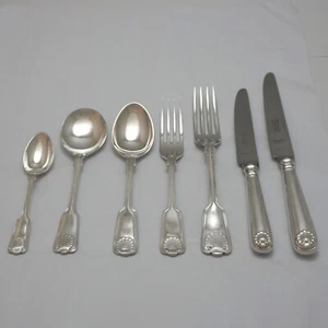 Juego de 7 cubiertos de servicio de plata Garrard diseño hilo y carcasa de violín - Imagen 1 de 6