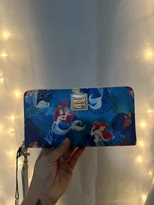 THE LITTLE MERMAID Dooney & Bourke Wallet BRAND NEW - Picture 1 of 2