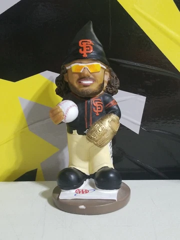 San Francisco Giants 2018 Brandon Crawford Gold Glove Gnome Cover