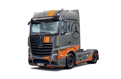 Mercedes-benz Actros Mp4 Big Space Grand Prix Edition Camion Truck 1:24 Kit - Immagine 1 di 4