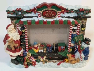 Marco de fotos navideñas 3D JCPenney Marco Festivo "Toy Shop", completo en caja - Imagen 1 de 14