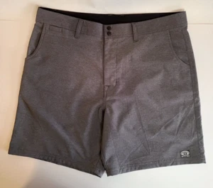 British ANIMAL Brand Shorts Men's Polyester Grey Golf Sports Pockets Sz 36 NWOT - Picture 1 of 12