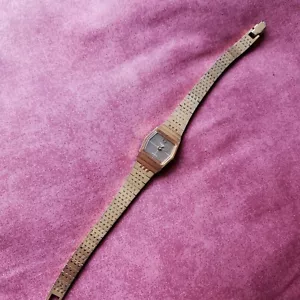 Vintage Timex Quartz Women's Watch Gold Parts Scrap Craft Repair No Battery W1 - Picture 1 of 21