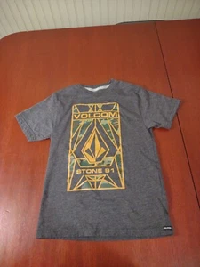 Volcom T-Shirt Boys Smalls, Stone 91 Graphic Print Chest Logo Camo Short Sleeve - Picture 1 of 7
